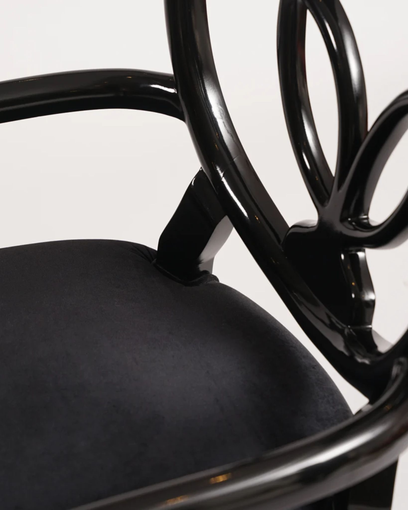 star-round-chair-black-2